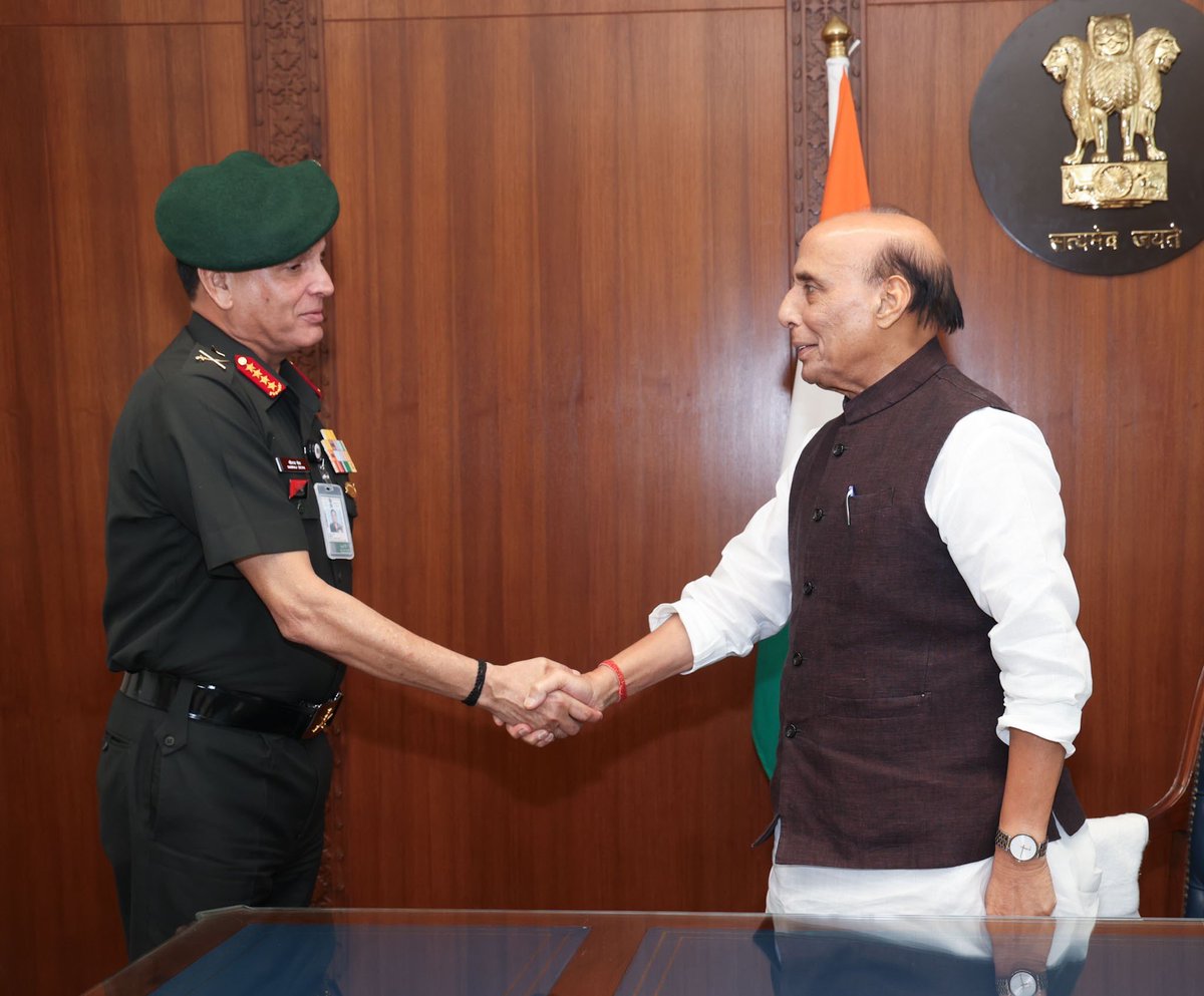 ANI's tweet photo. Delhi | Chief of Army Staff (CoAS), General Dhiraj Seth, called on Raksha Mantri Rajnath Singh

(Pics Source: Office of the Defence Minister) https://t.co/W8qZwFHA2R