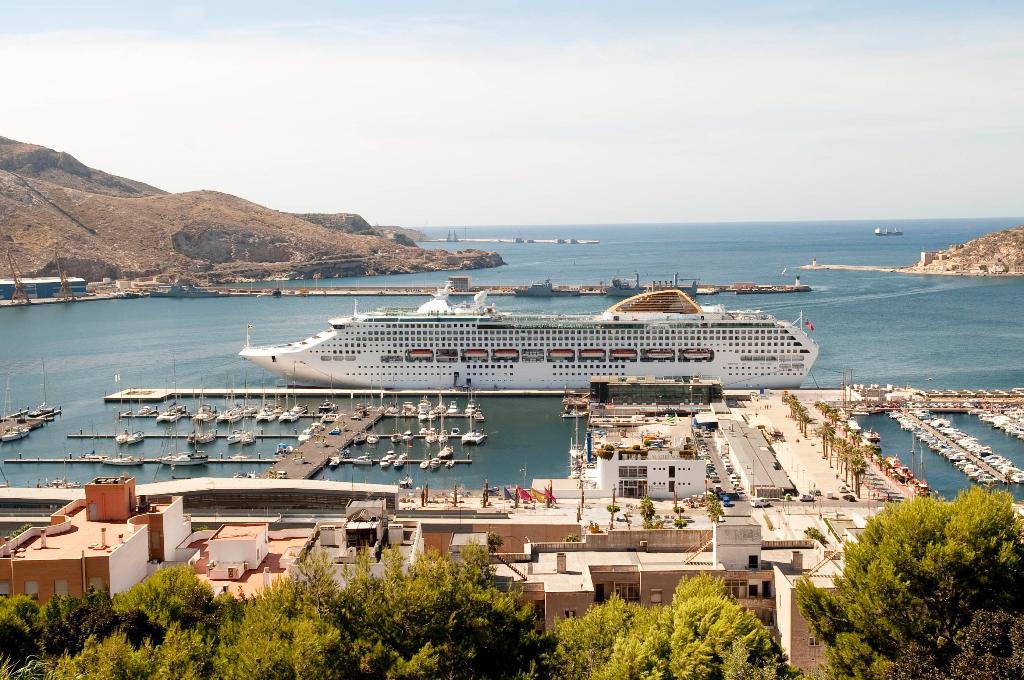 RockImperiumFes's tweet photo. El @PuertodeCtg ha sido la puerta de entrada a Cartagena durante siglos. Un lugar donde confluyen historias, culturas y personas llegadas de todos los rincones del mundo. ⚓🌊✨

Mañana ese espíritu volverá a sentirse con la llegada del Rock Imperium Festival 🤘⚔️

:: ::

The Port of Cartagena has been the city's gateway for centuries. A place where stories, cultures and people from all over the world come together. ⚓🌊✨

Tomorrow, that very same spirit will live on through Rock Imperium Festival🤘⚔️