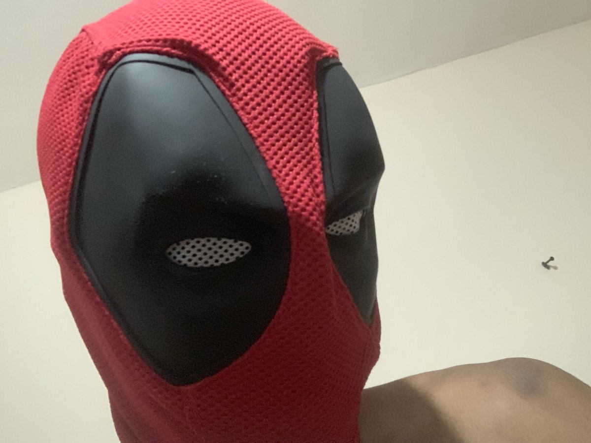 deadpoolne7's tweet photo. Y tú te dejarías coger por deadpool versión negro? Si tienes una fantasía con deadpool negro déjalo en los comentarios, estaré leyendo. 😏 https://t.co/H92DJQghM5