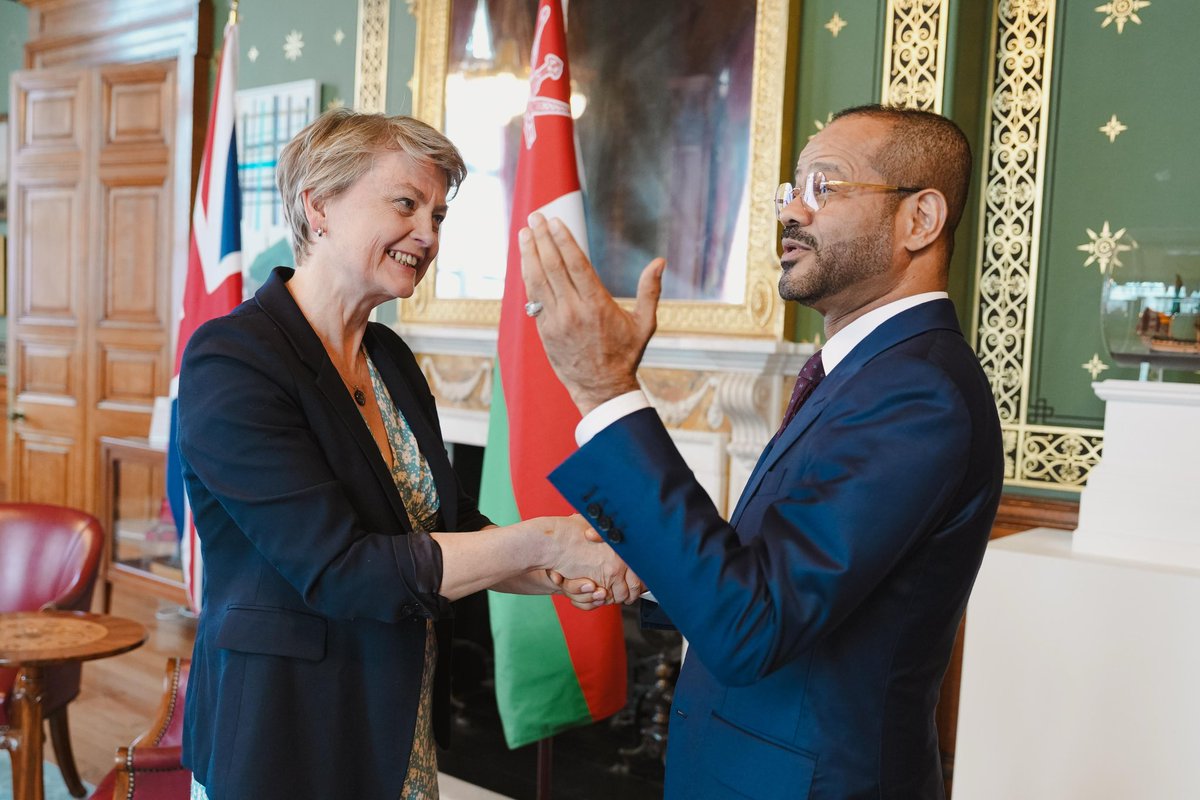 YvetteCooperMP's tweet photo. Good to meet Oman’s Foreign Minister Sayyid Badr Albusaidi yesterday @badralbusaidi. The UK and Oman share a close and longstanding partnership.

We discussed work to reopen the Strait of Hormuz, support demining efforts and reinforce stability and security in the region. https://t.co/fmpGwvGfM7