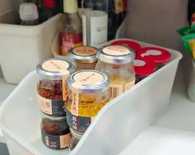 nay_nayera's tweet photo. Sorting old items this weekend Ditched unused mugs, rehomed a vintage record, and saved that old notebook with all my 2018 ideas—decluttering = tiny win! https://t.co/q0iCHlXxes