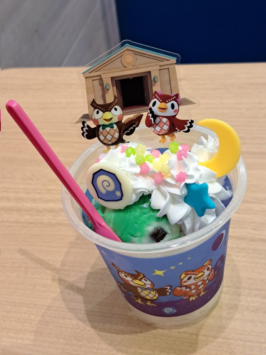 TsuuJiii's tweet photo. ゆうたろうをシールファイル用バンドにしたくて、初日オープンと同時に入店し私４番目、永遠モバイルオーダー鳴り響く中、ワンオペ店員さんの精神と腕を心配しながら待つこと１時間でゆうたろうが手元に👻

並んでる人たちその場で何も言わず静かに並んでた。店員さんありがとう🍨
#サーティーワン https://t.co/xQokKYFJSj