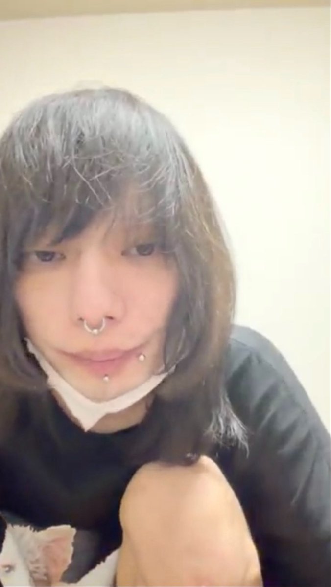 mainichigalive's tweet photo. 復活滅多刺しキャス覚えてる所だけ
まとめ🌻

🔪ご飯は食べた
🔪👀のゴミ食べたけど何も味しない
　　↑食レポありがとうのコメント
　あって爆笑🤣
🔪視力0.03
🔪2days初日は酷かったし伐さんに
　　申し訳ないと思った
🔪差し入れ　服とかタバコとか
　　いっぱいあるからいらない https://t.co/2V1il2xyTP