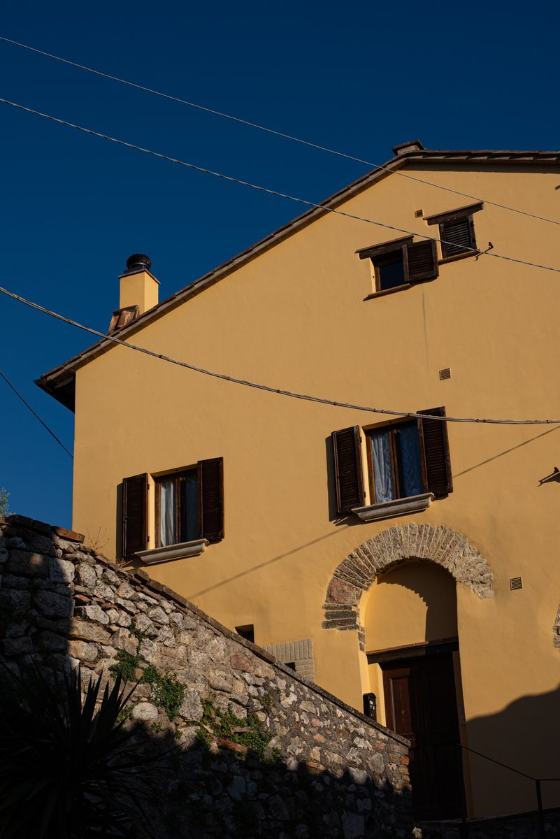 sworupsth's tweet photo. Yellow Mellow in Amelia, Italy #sworupimages https://t.co/yT871ZC9gM