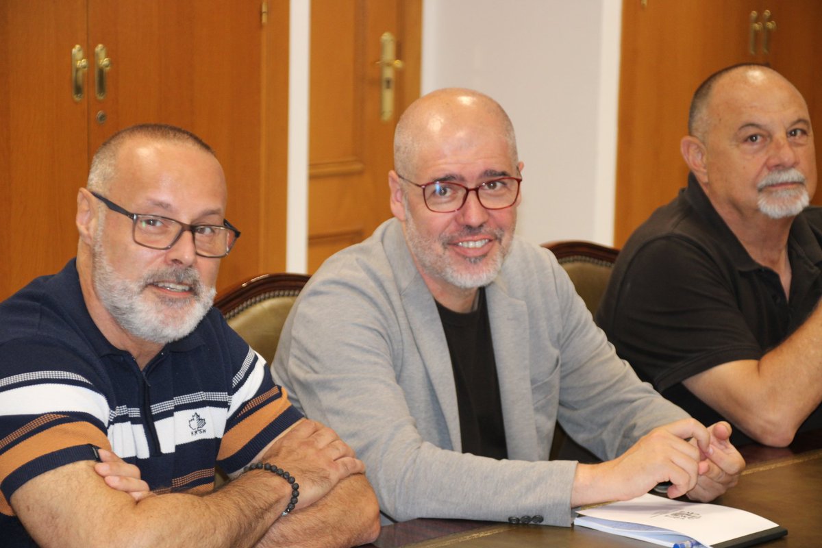 ccoodeceuta's tweet photo. 🔴 El secretario general de @CCOO, @UnaiSordo, se reúne en estos momentos con el delegado del Gobierno, Miguel Ángel Pérez Triano. https://t.co/2zbuBXPshM