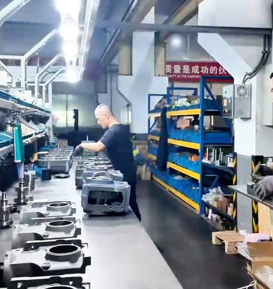 JianmingMa74180's tweet photo. High-strength cast iron K-series reducers with stable performance for harsh working conditions.
#KSeriesReducer #IndustrialGearbox #FactoryStock https://t.co/3089c0Effj