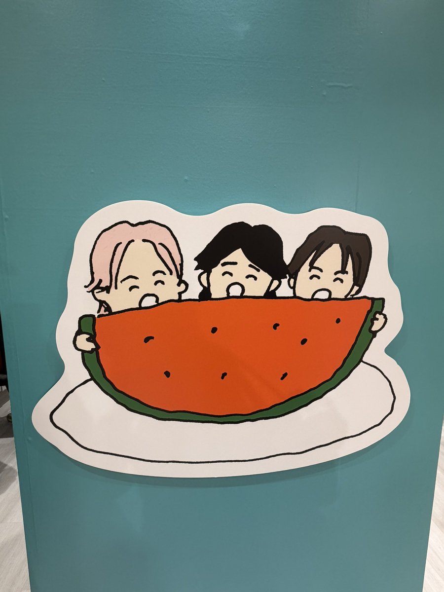apple_ma_co's tweet photo. なんか買うつもりなかったんだけど
あやちゃんと自分の笑
チャームもちゃっかり一つ買ってみた笑
🍉🍉🍉🍉 https://t.co/HnT8q3m2m8