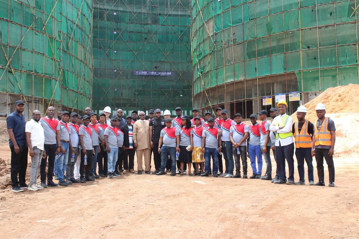 Henroo121's tweet photo. The Enugu State Ministry of Works and Infrastructure hosted a 33-member delegation from the Abia State Ministry of Lands and Housing on a technical visit to study the scale and quality of the ongoing infrastructure transformation across Enugu State. https://t.co/im4vtHH5H6