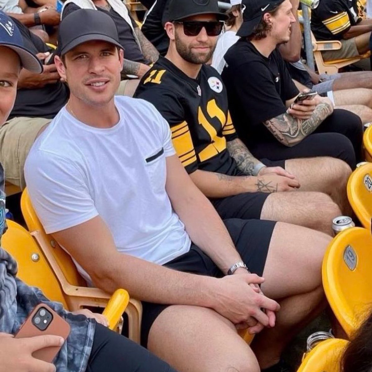marchandmadness's tweet photo. dear lawd they are thicker than a leg of ham and brother i’m pigging out https://t.co/drHR4DJUha