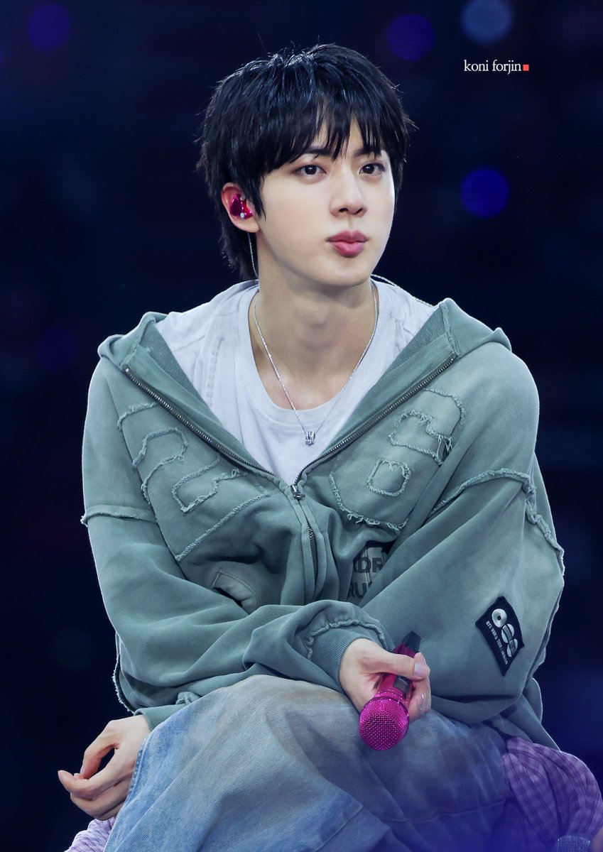 btsforever1207's tweet photo. 260701 BTS ARIRANG Brussels HD     

#BTS_WORLDTOUR_ARIRANG #방탄소년단진 #JIN #진 #BTS https://t.co/x9mUWNxpna