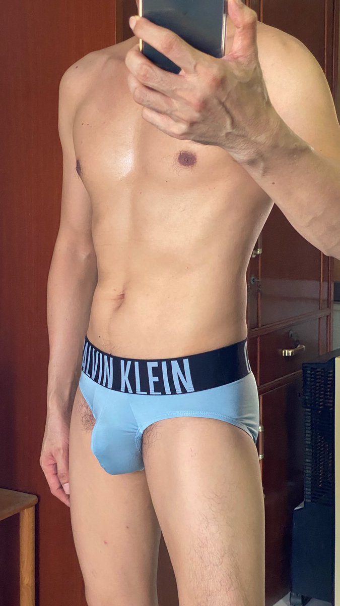 ck_plai's tweet photo. Ck power ทรงสวยครับจะพับลงหรืองัดขึ้น คือดีย์มากๆครับ สีดำพร้อมส่งสองตัวนะครับไซส์ S https://t.co/TEbeFuFtjA