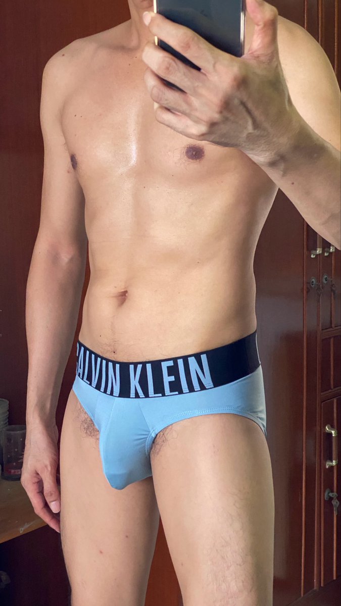 ck_plai's tweet photo. Ck power ทรงสวยครับจะพับลงหรืองัดขึ้น คือดีย์มากๆครับ สีดำพร้อมส่งสองตัวนะครับไซส์ S https://t.co/TEbeFuFtjA