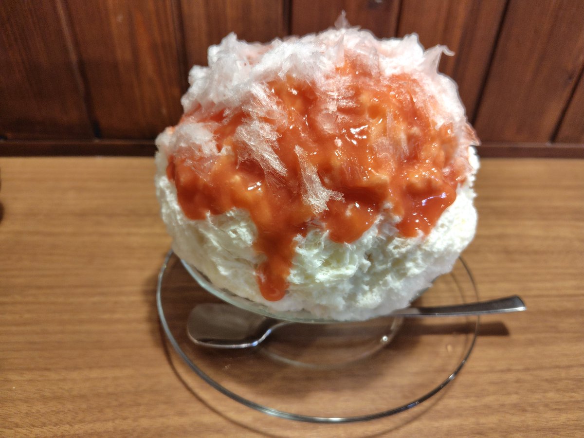 imomo_n76's tweet photo. 千葉No.1のかき氷屋さんみこや
美味しすぎてリピート
構造に工夫がされていて
最後まで飽きない。
涼しくなったらまた行こう。
2杯食べる人珍しくないのね🍧 https://t.co/Ju7vlbtdQg