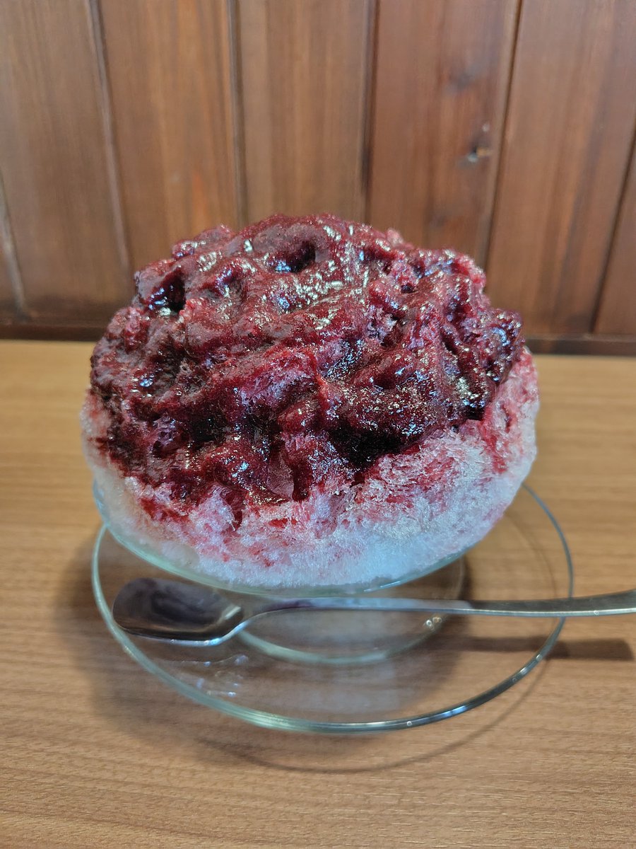 imomo_n76's tweet photo. 千葉No.1のかき氷屋さんみこや
美味しすぎてリピート
構造に工夫がされていて
最後まで飽きない。
涼しくなったらまた行こう。
2杯食べる人珍しくないのね🍧 https://t.co/Ju7vlbtdQg
