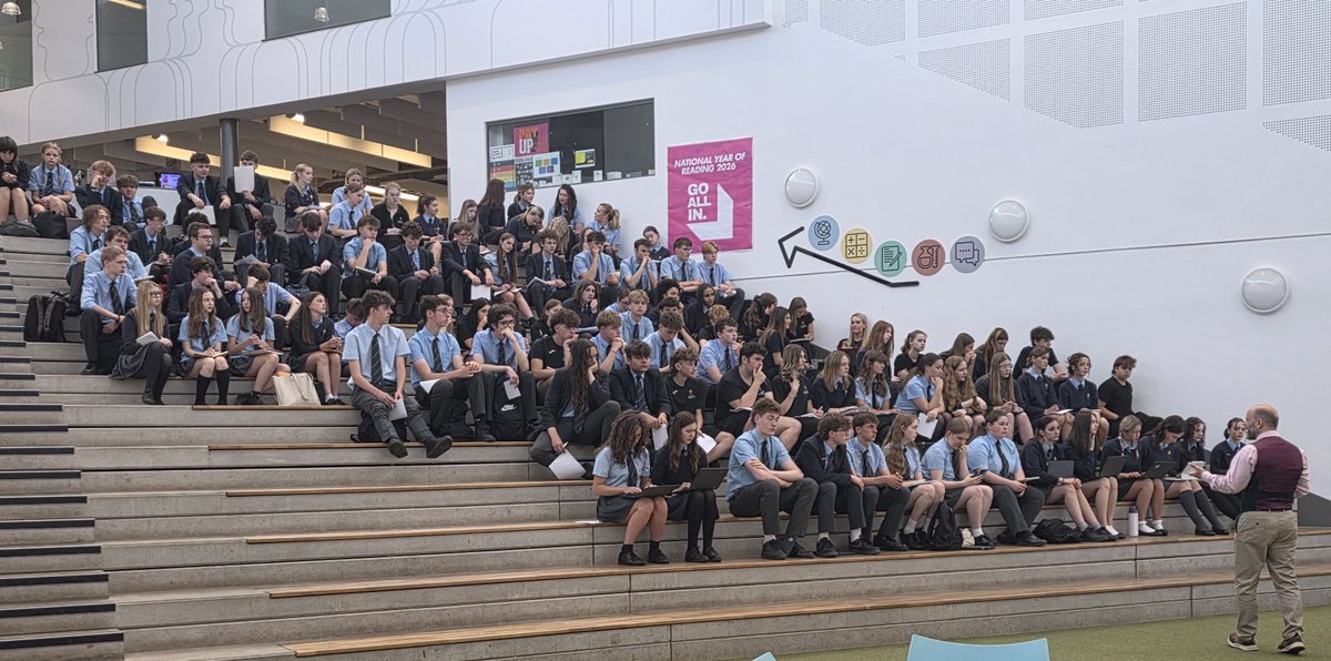 LearnWithMCS's tweet photo. Diolch yn fawr iawn to Mr Green for helping our Y12s level up their university personal statements! After this fantastic guidance, a support session on standing out with competitive courses is taking place tonight on MS Teams. Head to Y12 Google Classroom for the details/link https://t.co/yAVCB33oWT