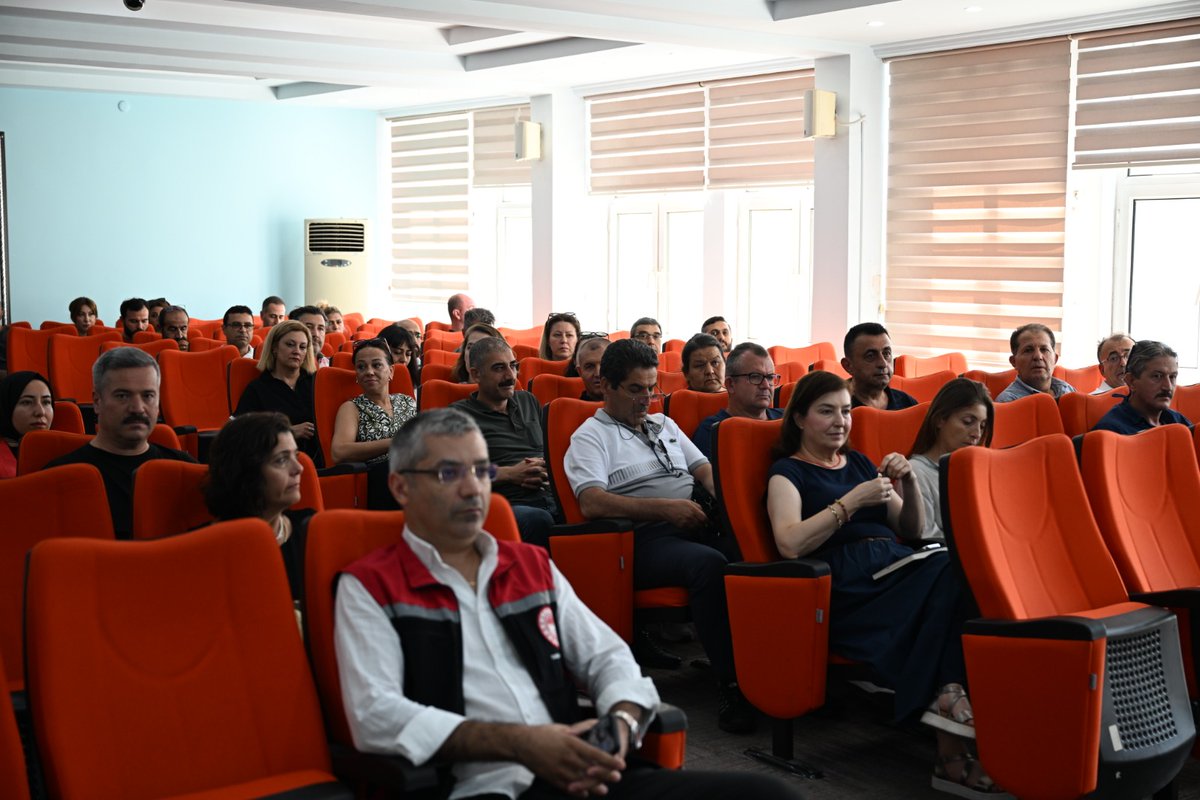izmirtarim's tweet photo. ÇKS ve Tarımsal Destekleme Süreçleri Değerlendirildi

ÇKS Yönetmeliği, tarımsal destekleme tebliği ve uygulama süreçlerine ilişkin değerlendirme toplantısında, İlçe Müdürlüklerimizde görev yapan sistem sorumlularımızla bir araya geldik.

Toplantıda; mevzuat uygulamaları, destekleme süreçleri ve sahada karşılaşılan konular hakkında görüş alışverişinde bulunarak uygulama birliğinin güçlendirilmesine yönelik değerlendirmelerde bulunduk.

Üreticilerimize daha etkin, hızlı ve kaliteli hizmet sunmak amacıyla koordinasyon içerisinde çalışmalarımızı kararlılıkla sürdürüyoruz. 🌱🤝