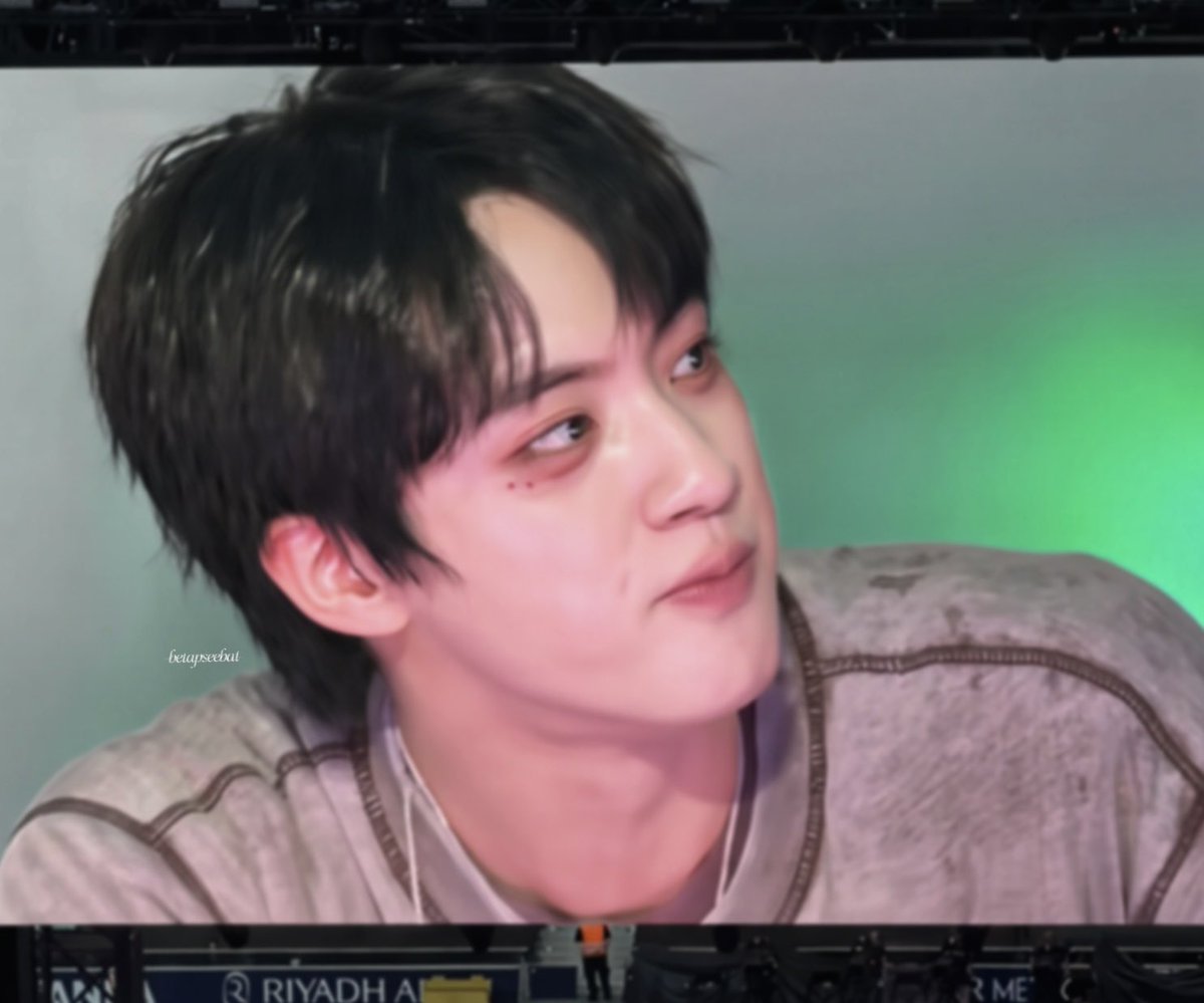 BetaChen0312's tweet photo. 🥵🥵🤤🤤

#jin #bts #BTS_ARİRANG_MADRID #진 #방단소년단 #깁석진 https://t.co/ne7XWFxoRp