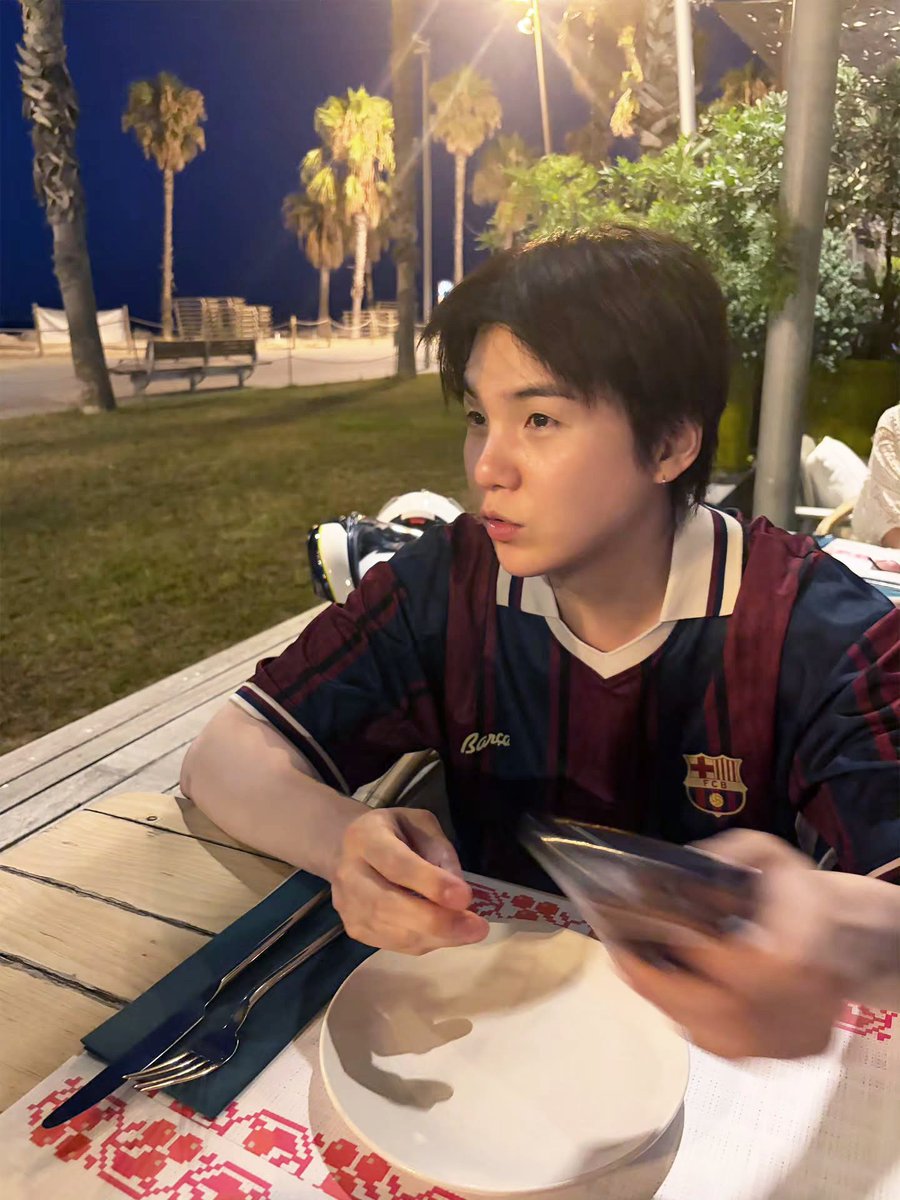 Chidchaf09's tweet photo. ทุกคนกินข้าวกับอะไรกันคะ เรากินกับแฟนค่ะ https://t.co/2w0zMdm1zj