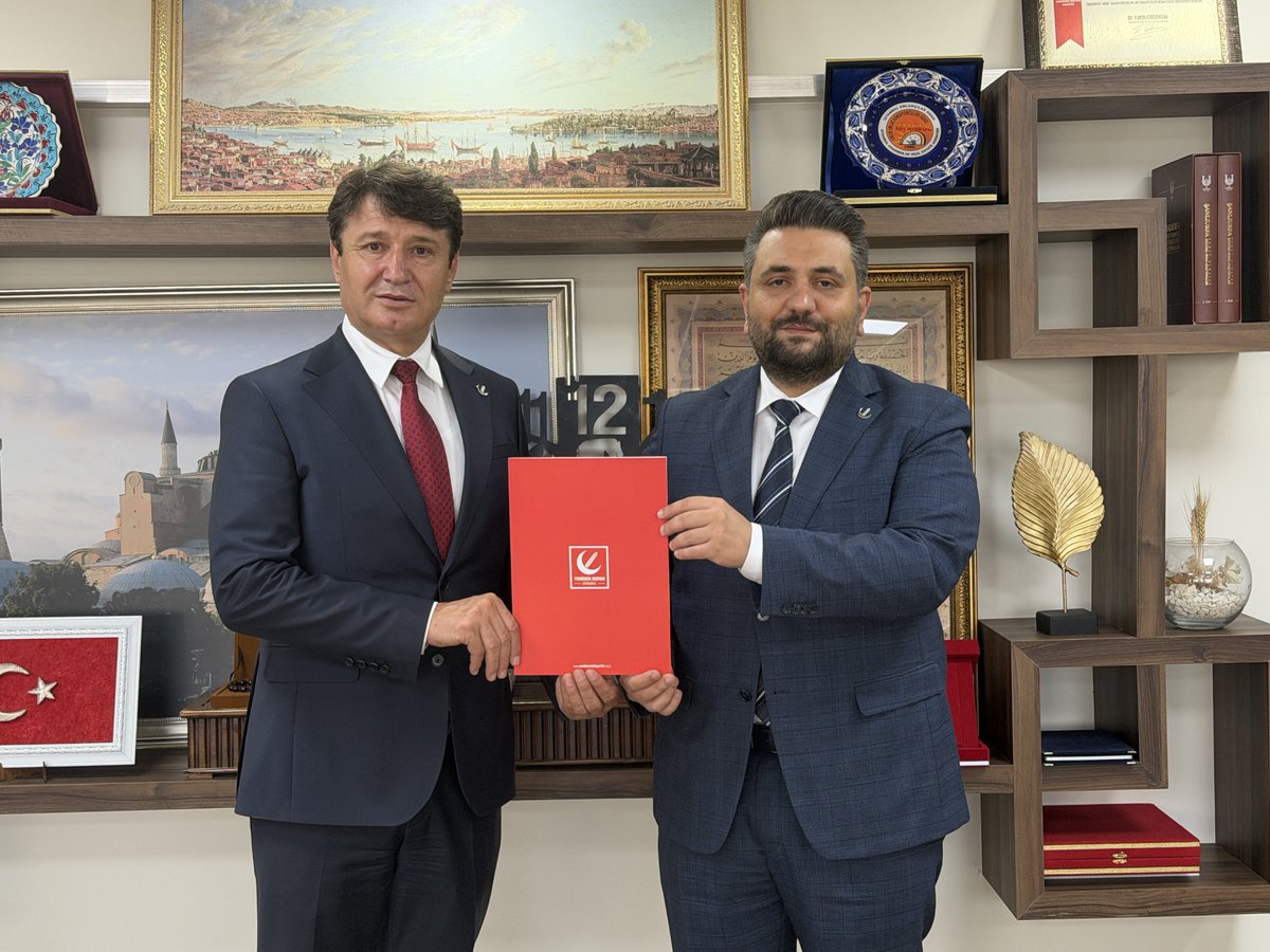 istyenidenrefah's tweet photo. Bahçelievler ilçemizde bayrak değişimi gerçekleşti. Bahçelievler İlçe başkanı olarak Bekir Diri görevlendirildi. Bekir Diri başkanımıza başarılar diliyoruz. https://t.co/dEP7M8y96Q