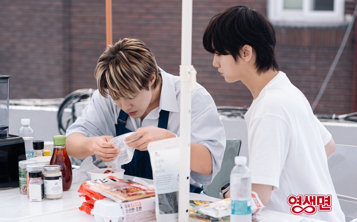 Kstyle_news's tweet photo. 【INTERVIEW】
元祖韓流スターが本気でラーメンをプロデュース🔥

キム・ヒョンジュン＆ホ・ヨンセン
日本初上陸「ヨンセン麺」の魅力を熱弁🍜✨
https://t.co/1W7HLWAQ4P https://t.co/YQq7orlHQg