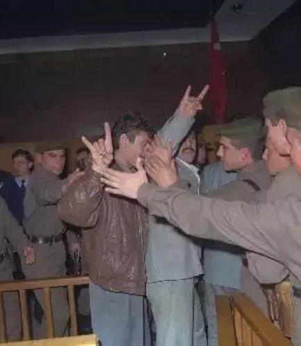 halkcumhuriyeti's tweet photo. Türkün sembolü değil ABD uşağı katillerin sembolü
#UnutMADIMAKlımda https://t.co/O6EtSQ6NDX