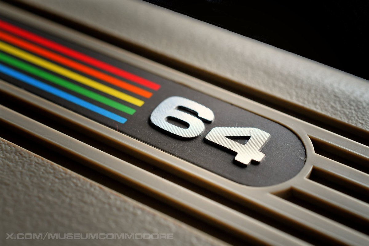 MuseumCommodore's tweet photo. 44 years ago this month, the Commodore 64 started shipping to retailers in July 1982, hitting stores in August for $595. A game-changer in home computing! (Literally!) 

Who here owned...owns a Commodore 64? https://t.co/1f23MjfZvU