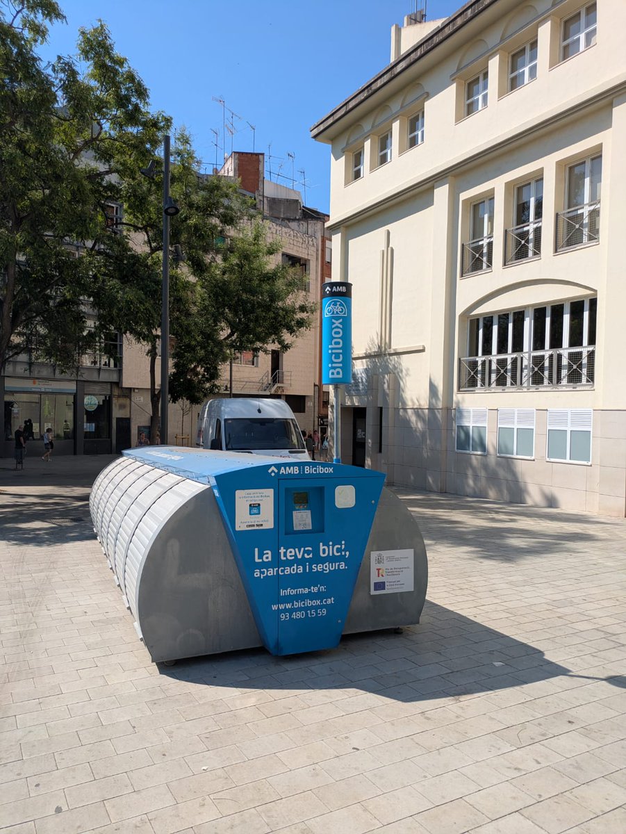 Bicibox_AMB's tweet photo. 🚲 @Bicibox_AMB continua creixent!
Nou aparcament de 14 places per a 🚴♀️ bicis i 🛴 patinets a #Esplugues
Est. 352 Plaça de la Bòbila - Metro Can Vidalet, Plaça de la Bòbila
🔒 Segur, còmode i sostenible♻️
👍 Aparca amb tranquil·litat!😉
@Mobilitat_AMB @bicicletaAMB @ajesplugues https://t.co/36eCBFZJaG