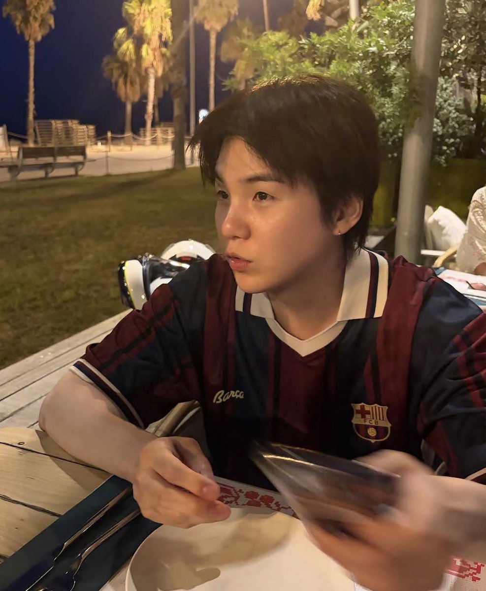 sonderkive's tweet photo. yoongi went namjooning https://t.co/VPHrQ1edKG