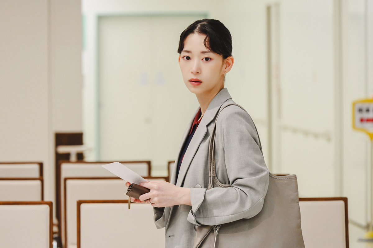 drama_myfiction's tweet photo. 7月5日(日)スタート
新ドラマ #マイフィクション
￣￣￣￣￣￣￣￣￣￣￣￣￣
伊川(#玉森裕太)を見つめる由梨(#森川葵)
彼女が手を差し伸べる訳とは…

予測不能のサスペンスラブストーリー❤️‍🩹

予告映像のチェックはお済みですか？
🔗https://t.co/GvHsmT3I5o
お気に入り登録もお忘れなく❕ https://t.co/fUpcliZWAp