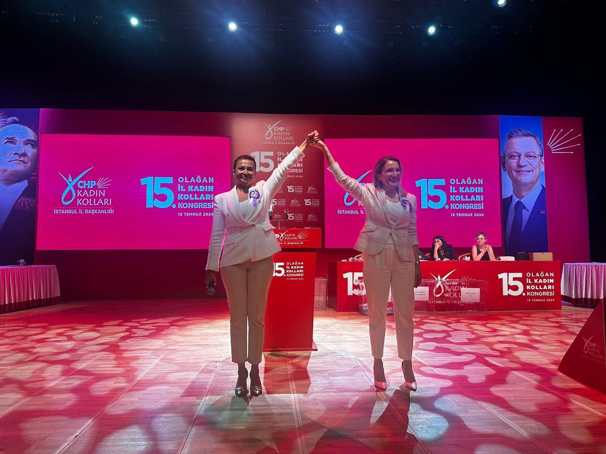 yesim_akpolat's tweet photo. Görevimi gururla devrettiğim seçilmiş, meşru İstanbul Kadın Kolları Başkanımız @haticeselli ve Gençlik Kolları Başkanımız @erdemkarachp ve yönetimleri, örgütümüzün desteğiyle görevinin başında.

Hukuksuzluğa karşı Hatice Başkanın ve Erdem Başkanın yanındayız. https://t.co/D6rFkawt1M