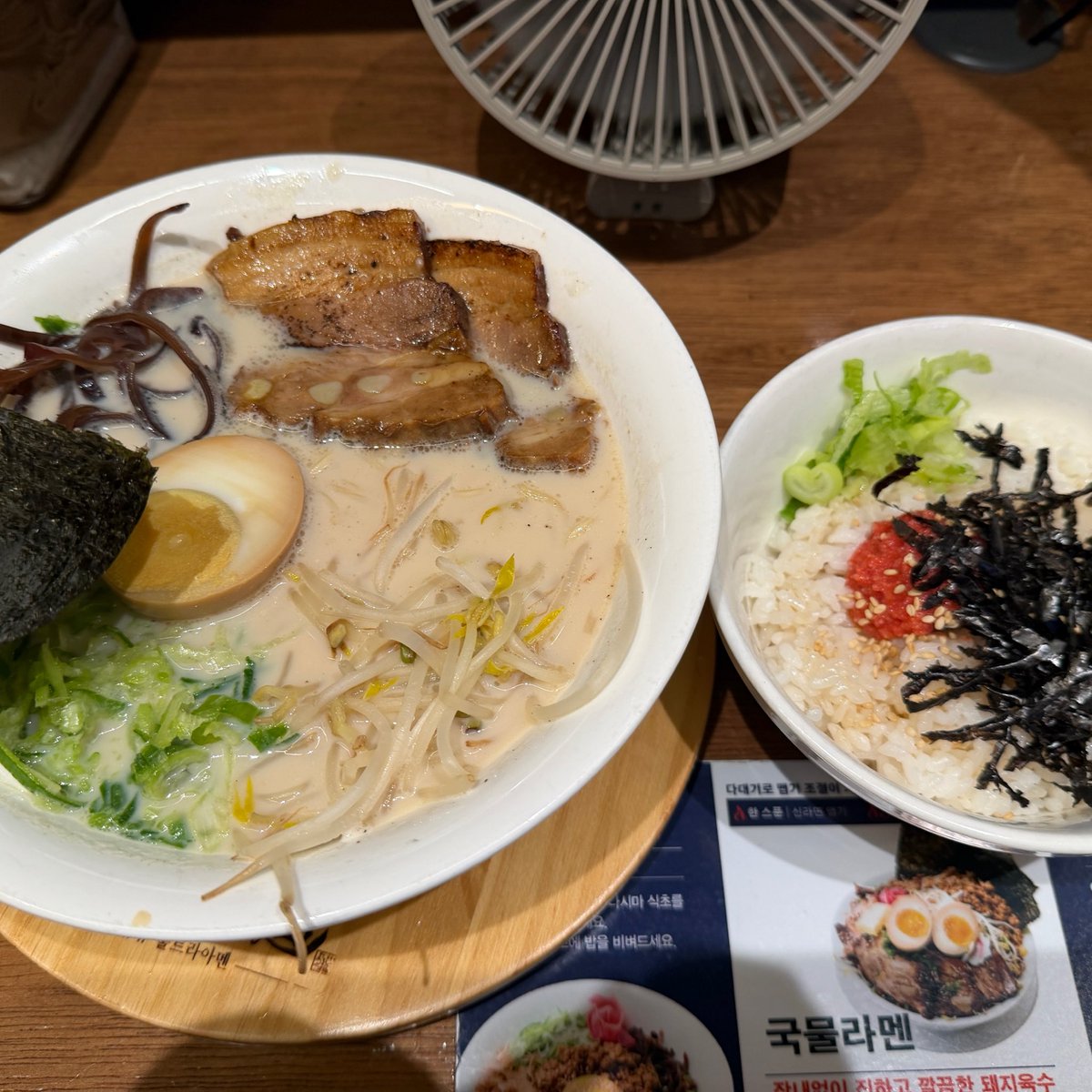 koc0_nut's tweet photo. 6월 정리....
팝업 갔다가 공주 갔다가 먹고 또 먹고 여자 만나러 횡단했다가 실수로 쇼타로 보고 왔어요 😅😅😅 https://t.co/S5yk4b5dM0