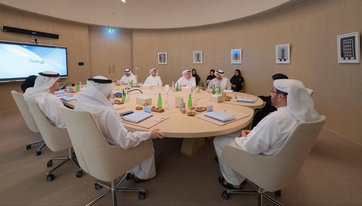 UAEIMC's tweet photo. وخلال الاجتماع الثاني للمجلس، أقر الأعضاء مجموعة من ممارسات الطب التكاملي ذات الأولوية لبدء تبنيها في المنظومة الصحية، بما في ذلك الوخز بالإبر، وطب الأيورفيدا، وتقويم العظام، وتقويم العمود الفقري، إلى جانب “المسح” ضمن ممارسات الطب الشعبي الإماراتي. https://t.co/WFAhixyEWw