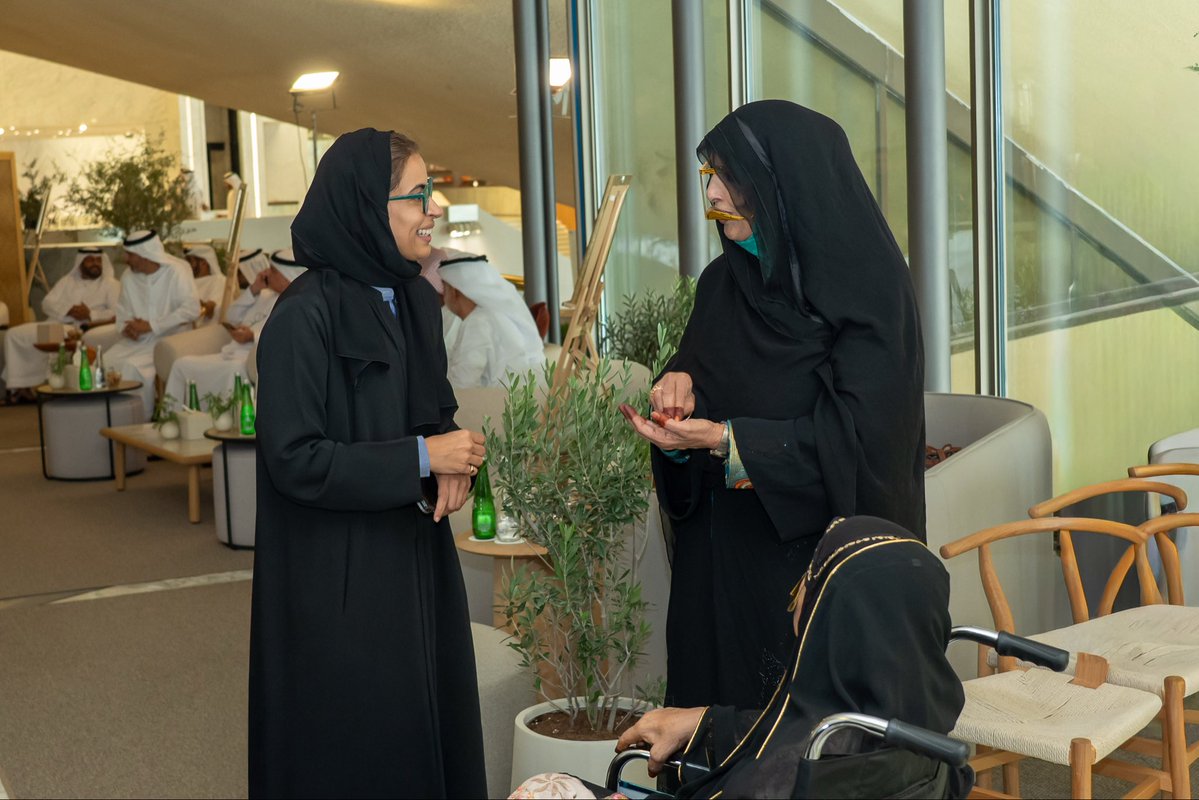 UAEIMC's tweet photo. وخلال الاجتماع الثاني للمجلس، أقر الأعضاء مجموعة من ممارسات الطب التكاملي ذات الأولوية لبدء تبنيها في المنظومة الصحية، بما في ذلك الوخز بالإبر، وطب الأيورفيدا، وتقويم العظام، وتقويم العمود الفقري، إلى جانب “المسح” ضمن ممارسات الطب الشعبي الإماراتي. https://t.co/WFAhixyEWw