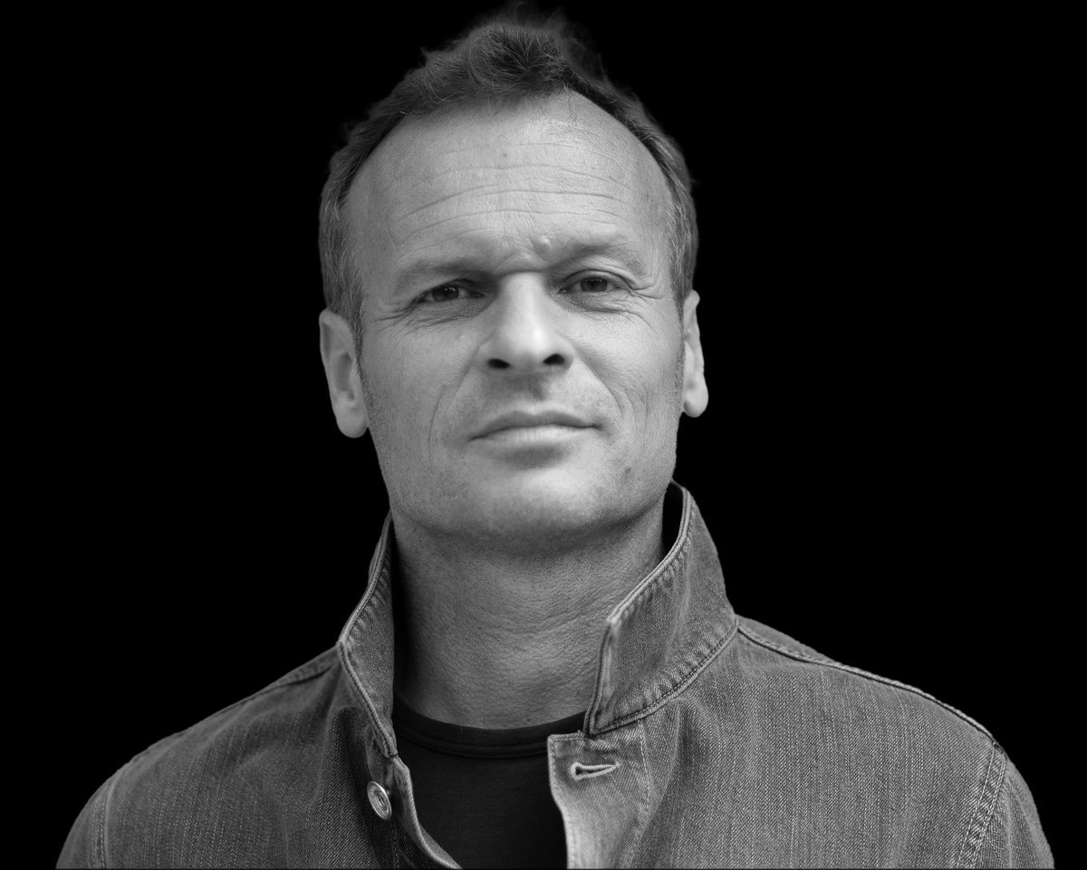MParras_ps3's tweet photo. 🚨Noticia desgarradora🚨

Germen Hulst, CEO de PlayStation, ha sido encontrado con vida en su domicilio a sus 55 años🥀🕊️ https://t.co/9Egi9G5HdF