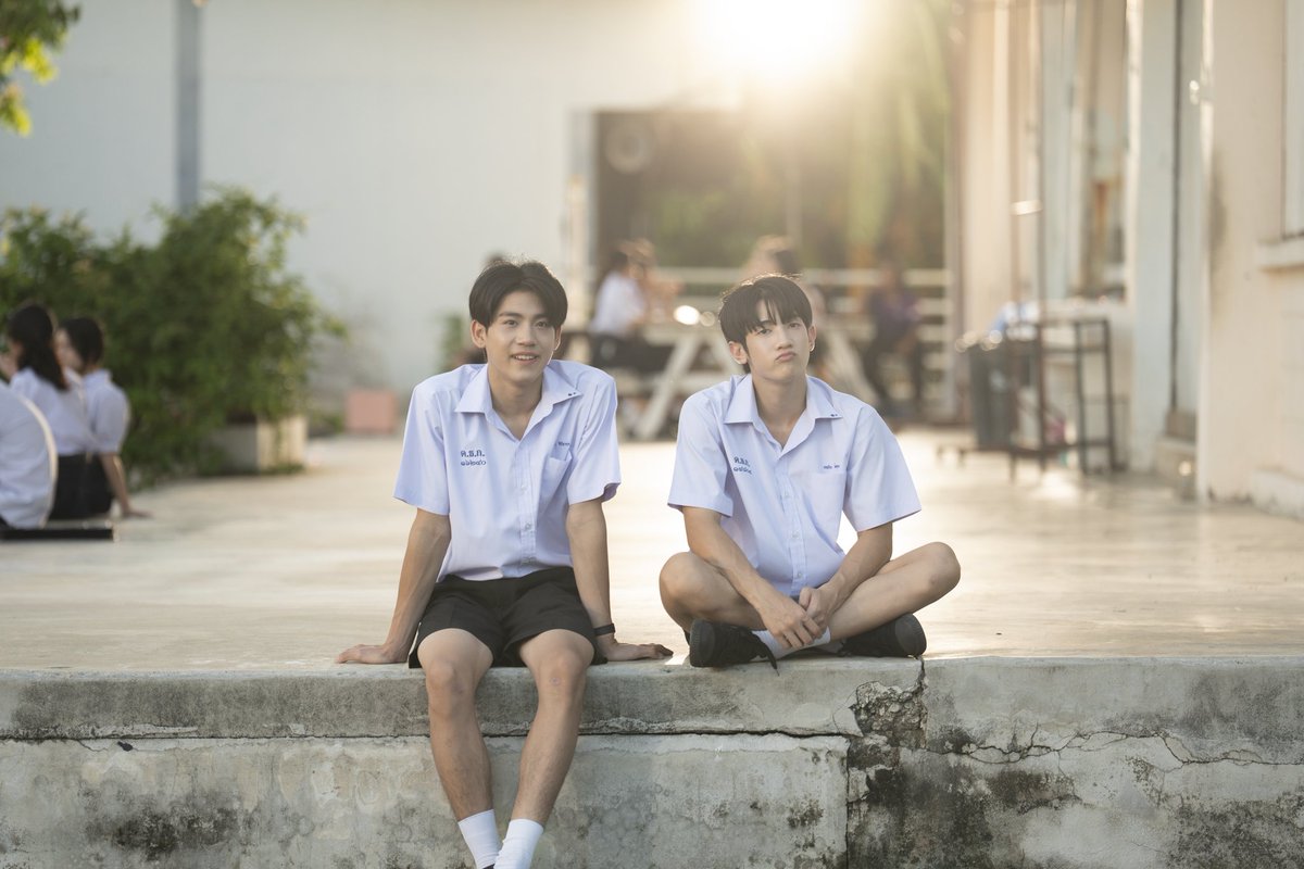 WhenOrangesFall's tweet photo. ขอแค่ความรู้สึกของเราตรงกันก็พอ...🥰

[PHOTO BEHIND THE SCENES]
#WhenOrangesFallEP8 🌳🍊
@almondsleepp @___progresss___ https://t.co/UkFVbnpruk