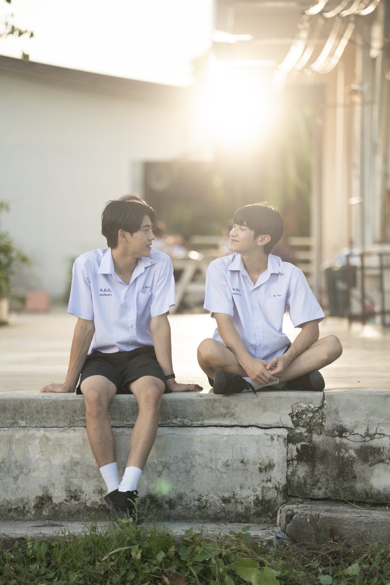 WhenOrangesFall's tweet photo. ขอแค่ความรู้สึกของเราตรงกันก็พอ...🥰

[PHOTO BEHIND THE SCENES]
#WhenOrangesFallEP8 🌳🍊
@almondsleepp @___progresss___ https://t.co/UkFVbnpruk