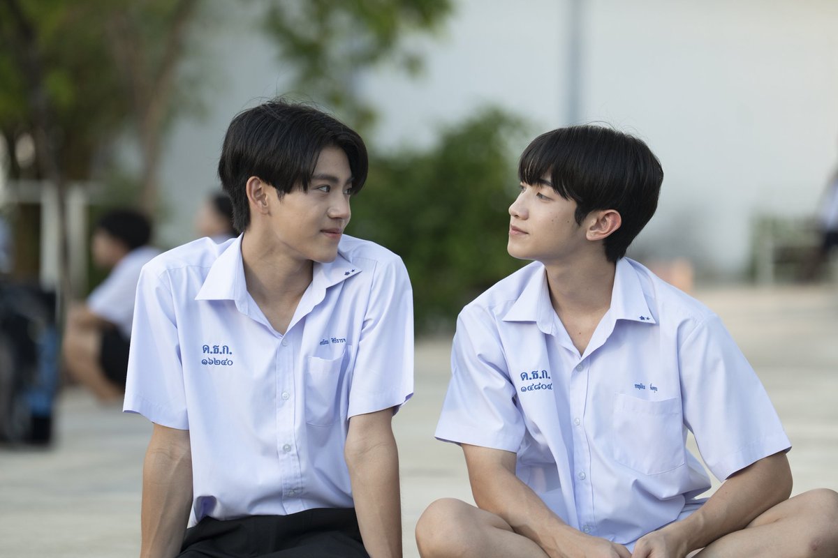 WhenOrangesFall's tweet photo. ขอแค่ความรู้สึกของเราตรงกันก็พอ...🥰

[PHOTO BEHIND THE SCENES]
#WhenOrangesFallEP8 🌳🍊
@almondsleepp @___progresss___ https://t.co/UkFVbnpruk