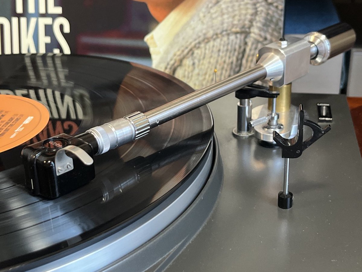 emt930st's tweet photo. 帰宅したので、今日はこのレコードを
BILL EVANS TRIO “BEHIND THE DIKES”
1969年オランダでのレコーディング
プリは大々好きなKrell PAM-2で、SPU-Aをortofon T-30で昇圧してみる
改めてPAM-2の内蔵フォノイコライザーを聴いてみると、とんでもない音がして驚く https://t.co/aSEnDLX2yB
