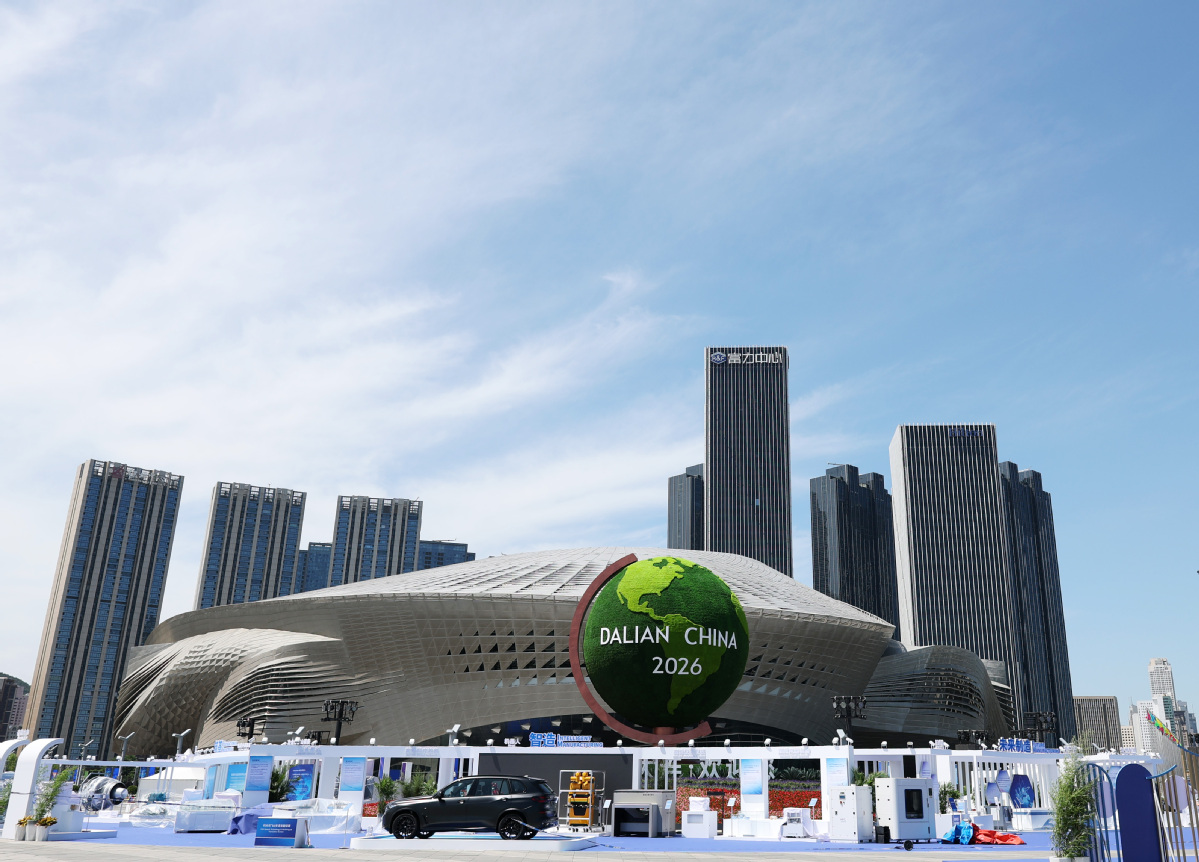 ChinaScience's tweet photo. China's innovation ecosystem creates global opportunities 

The 17th Annual Meeting of the New Champions of the World Economic Forum (WEF), also known as the 2026 Summer Davos forum, wrapped up in Dalian, northeast China's Liaoning province on June 25 after three days of discussions on the future of technology, industry and global innovation cooperation. 

Against a backdrop of slowing global growth, geopolitical tensions and mounting uncertainty, the forum sent a positive message of seeking new solutions and advancing together through cooperation. 

Inside and outside the conference venue, one consensus has grown increasingly solid: driven by innovation, China is elevating its development opportunities. As it delivers greater market dividends, the country is also sharing a rising stream of innovation dividends with the globe.

Innovation has consistently been central to Summer Davos themes. This year's "Innovating at Scale" discussions emphasized the crucial shift from technological breakthroughs to widespread application, transforming new ideas into tangible productivity that drives economic growth and improves lives.

Discussions on advances in Artificial Intelligence (AI) and robotics generated significant interest. A focal point became the rapid emergence and adoption within China of new technologies, products, and business models.

In recent years, China has demonstrated swift uptake across large AI models, new energy, electric vehicles, advanced manufacturing, humanoid robots, and the burgeoning low-altitude economy. This transition, moving specific innovations into broad industrial applications, has yielded replicable models and valuable experience.

Stephan Mergenthaler, WEF managing director and chief technology officer, highlighted this by noting AI technology's shift towards industrial use. He suggested many developing countries could leverage China's experience to identify their own competitive advantages and effectively integrate into the global AI value chain.

Given the complex international landscape marked by slowing economic growth and turbulence, innovation stands out as a vital path to counter downward pressures and unlock new momentum. Addressing challenges like shifts in global trade patterns, accelerating the energy transition, and maximizing AI investment benefits requires intensified international cooperation.

China's sustained openness serves as a critical enabler in this equation. Increasing numbers of multinationals are expanding their research and development activities such as building R&D centers and regional headquarters in China, not simply to manufacture products but to participate in local innovation and industrial chains.

Their focus increasingly moves from tapping into "Made in China" manufacturing capacity to participating in "Created in China" innovation. Building on this trend, foreign-invested enterprises in China's scientific and technical services sector surged by 27.2 percent year-on-year in 2025, adding 14,000 new businesses.

For global enterprises, this represents "China Opportunity 2.0": deep innovation integration and rewarding investment prospects. For worldwide development, it signifies broader access to advanced technologies and more inclusive sharing of its outcomes.

The forum also devoted considerable attention to China's 15th Five-Year Plan, helping participants gain a clearer understanding of the vast opportunities generated by China's innovation-driven development. 

Since the beginning of this year, the Chinese economy has continued to demonstrate new vitality and renewed dynamism. The demand potential of its enormous market has been further unleashed, with service consumption, green consumption and new forms of consumption emerging as particular bright spots.

This demonstration of resilience is contributing needed stability to an uncertain global environment. A prevailing view among attendees was that the 15th Five-Year Plan's strategies for developing "new quality productive forces" and nurturing emerging industries present significant "historic opportunities" for international development partners.

Ultimately, innovation delivers its greatest value when it is shared across the globe. As China's innovations go global and are deployed on a larger scale, more countries, especially developing ones, are gaining access to affordable new technologies and products, injecting fresh momentum into modernization worldwide.

China stands ready to work with all parties to tear down walls and build bridges, stimulate innovation through exchanges and mutual learning, and achieve common growth through mutual success. By enlarging the pie of the global economy through innovation, China seeks to ensure that the dividends of innovation benefit all and provide a continuous source of Chinese strength for the recovery of the world economy. (By He Yin, People's Daily)