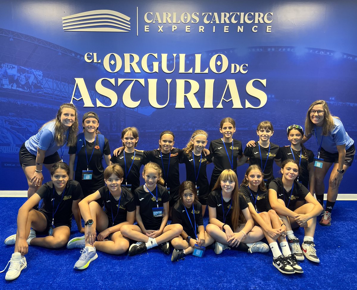 FundacionRO's tweet photo. Ayer recibimos la visita de las jugadoras del @futbolellascff, de Torrejón de Ardoz. 💙

Ha sido un placer enseñaros nuestra casa. Esperamos que hayáis disfrutado de vuestra visita al Carlos Tartiere 🏟️🫂

#FundaciónRO 🔵⚪️ https://t.co/ZPM3akZOZj