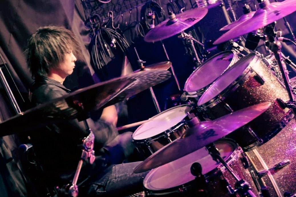 aibara_official's tweet photo. ◤◢◤LIVE PHOTO◢◤◢

－Ryunoske Ver.－
@Ryu_reserva_dr

2026.6.27
『哀薔薇～妄想癖～』

 #哀哭バラクーダ
 #アイバラ
 #札幌 https://t.co/wWQDQ72Fso
