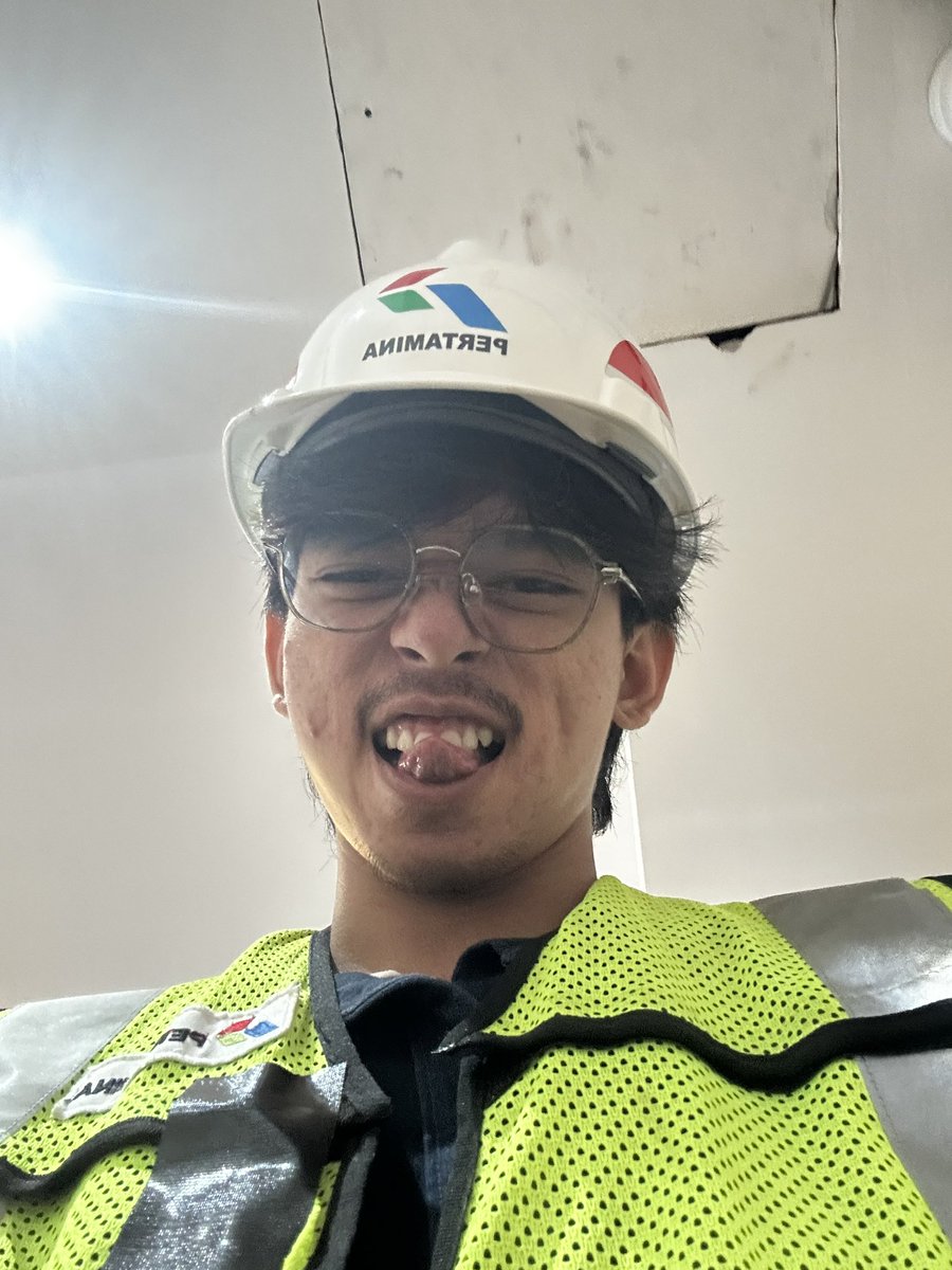 Zweillt's tweet photo. Day-9 Intern https://t.co/zlUtbxl34t