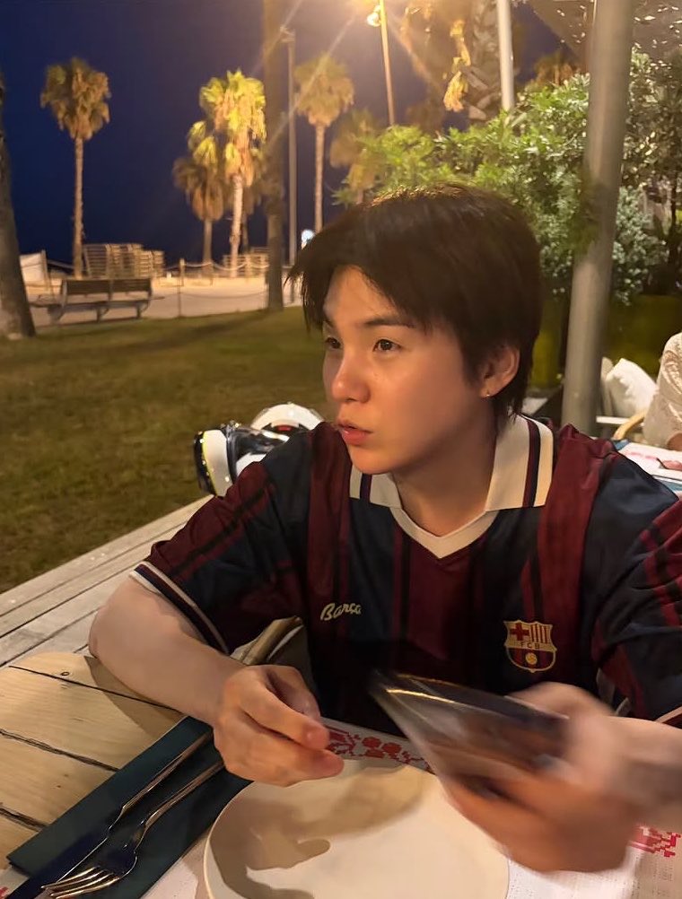 Kim_jinjung's tweet photo. ชอฟโครงการวิ่งแลกตี๋ ฟีลแฟนตี๋ไปวิ่งเลียบหาดเสร็จใส่เสื้อบอลไปเดทกับเธอขาต่อ https://t.co/d4EIqbz5un