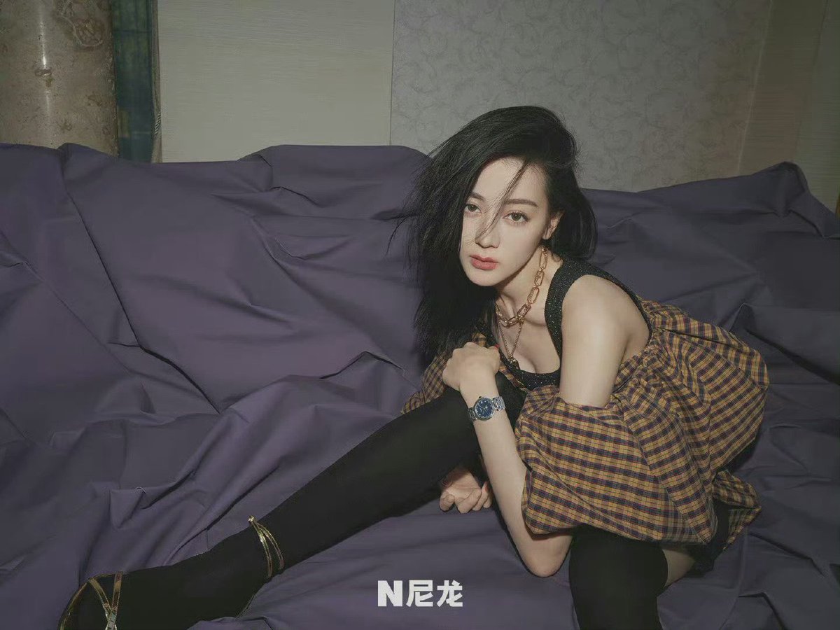 buhalqe's tweet photo. 期待迪丽热巴vogue杂志

#Dilraba https://t.co/Ay1DUx9wZj