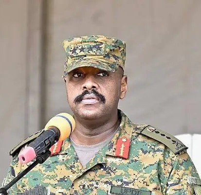 rwenzori_'s tweet photo. Ssemujju Nganda is saying the UPDF soldiers are in prison-like-stare

"The army was hijacked. Even within the military, I say that the military itself and most of the soldiers are in a prison-like state, just like us. They are also waiting for the people on the streets to liberate them; the soldiers are also captives.

Museveni’s son told... this man who was the deputy CDF, this Iteso man... we are with him in Parliament. The one who attacked Kasese [Lt. Gen. Peter Elwelu]... I don’t know... he told him, "You Buffoon, this year my resolution..." Elwelu is a Lieutenant General. When David Muhoozi was CDF, Elwelu was his deputy. That is a senior officer who was number two in the army. He was sidelined... "This year my resolution is to deal with you."
Now where does this leave us—the army being hijacked? A Lieutenant General, the immediate former deputy CDF, is told, "You Buffoon, this year I am going to deal with you." And the "Buffoon" also just cowered. That’s why I’m telling you that I am not exaggerating. The military men are captives, and we are captives too. Many of our colleagues are captives, even the Prime Minister is in a cage. So now, that report which stated that the army rules the country is inaccurate. Museveni and his family, who hijacked the army, are the ones ruling."