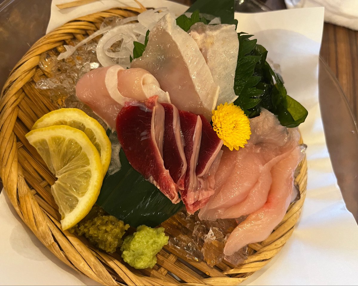 sake_sake_jp's tweet photo. 📍菊酔

鳥刺し美味しかった🤙🏻🤙🏻 https://t.co/erksy3wpj1