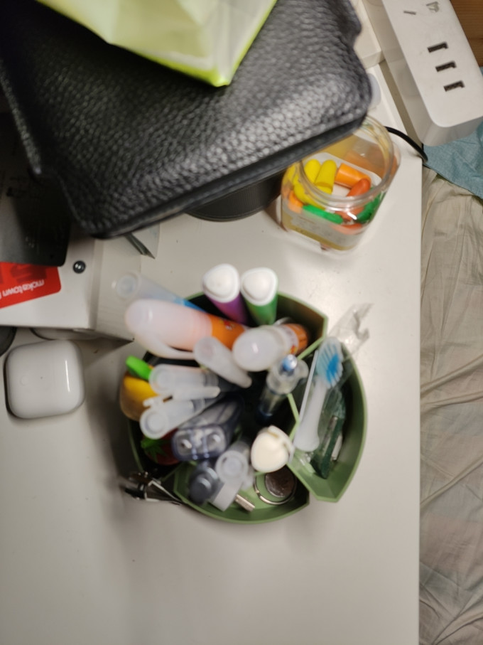 ardindustry24's tweet photo. Turn an old glass jar into a cute desk pen holder in 5 mins—no fancy supplies needed! Upcycle u003e waste, my small win for a tidier space. https://t.co/G0ZIH7sjRG