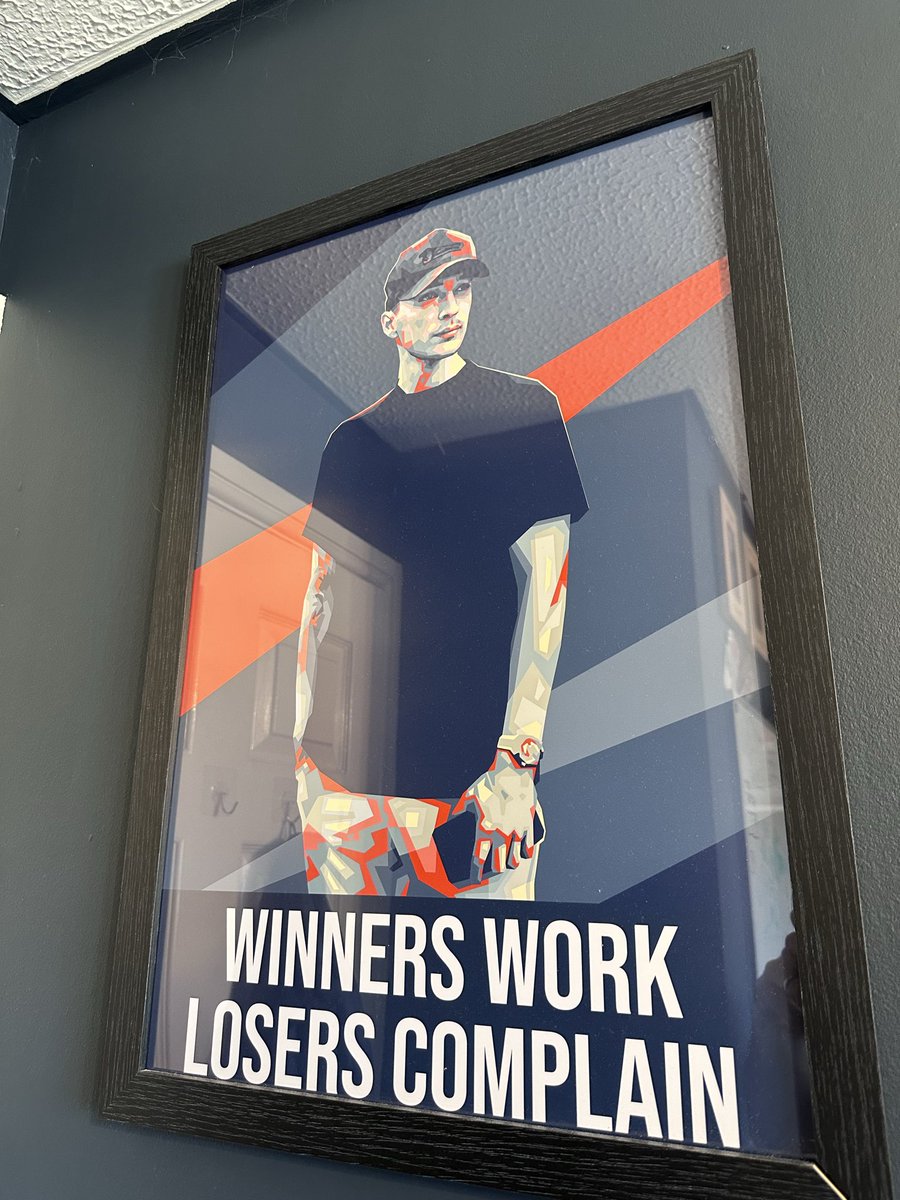 Lucasb_44's tweet photo. @lukebelmar Always been a $PENGU diamond hands since you first mentioned them! 🐧 💎 

Now I keep you in my office for daily motivation to Lock In! 💪 

4duTg4PJxxwJAzuY274JrpDLXQahRa4kn5f6hPrvZJBv https://t.co/ECMJFjuAxK