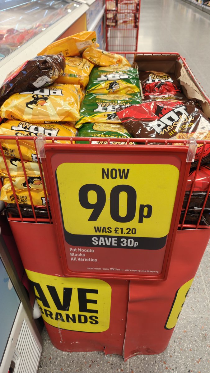 alexpimenta10's tweet photo. Just be careful when shopping on @IcelandFoods. They show one price and if you don't check the price in the tills they make the money on you. This is happening all the time. Just be aware when shopping in there. https://t.co/6teiXWtQRQ