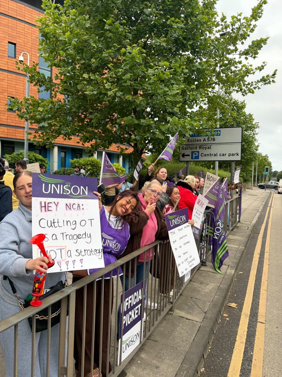 NorthWestUNISON's tweet photo. STRIKE: Theatre Staff at NCA take day 2 of strike action over being paid the correct rate of pay when they cover staff shortages &amp; work extra. Colleagues in Critical Care have won their campaign on the same issue. NCA need to do the right thing &amp; not pay less when they want more. https://t.co/Sz2hVjlqwe
